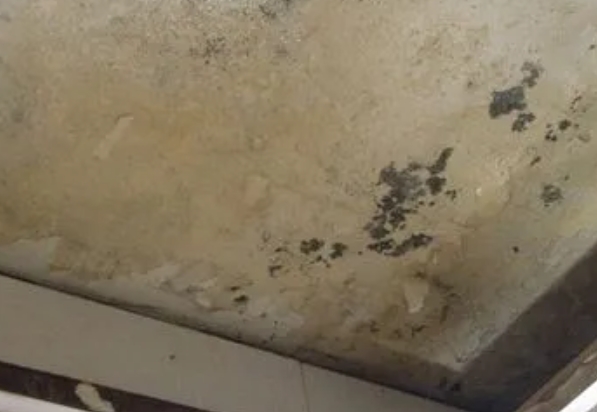 横峰阳台漏水维修公司分享下横峰卫生间渗水维修需要注意哪些问题。
